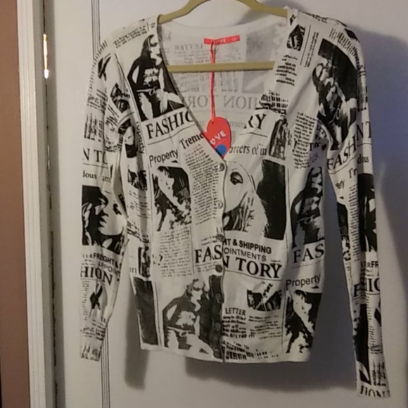 Love one Sweater size 1 Abalone buttons - Picture 1 of 7